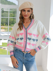 Gehäkelte Boho-Weste mit rosa und blauem Herzmuster