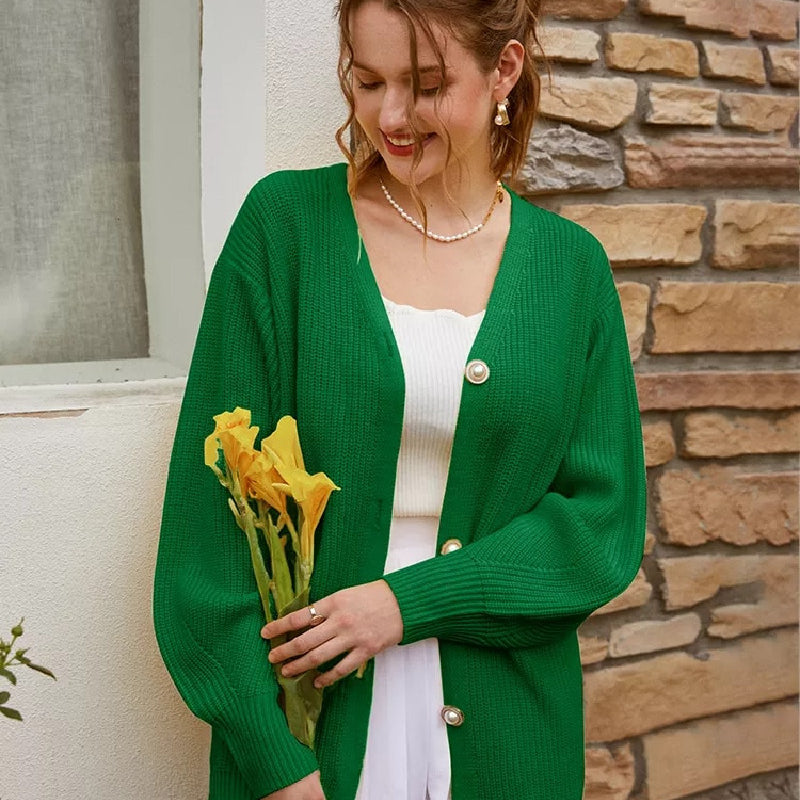 Lange grüne Boho-Weste mit Perlmuttknöpfen