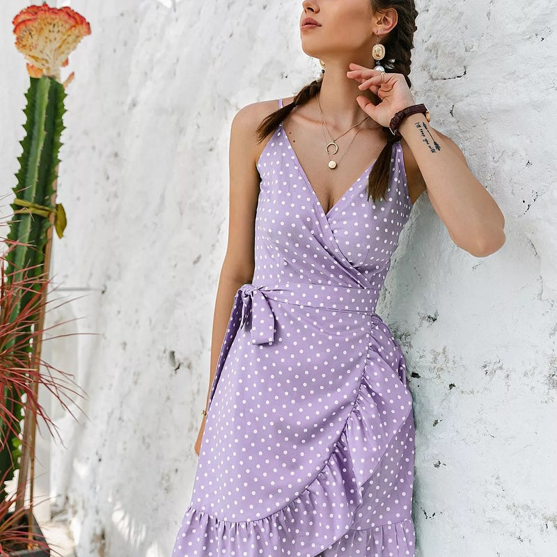 Weiß gepunktetes Trapezkleid mit V-Ausschnitt